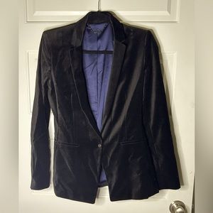 New with tags Ellie Tahari velvet blazer, size 6 black